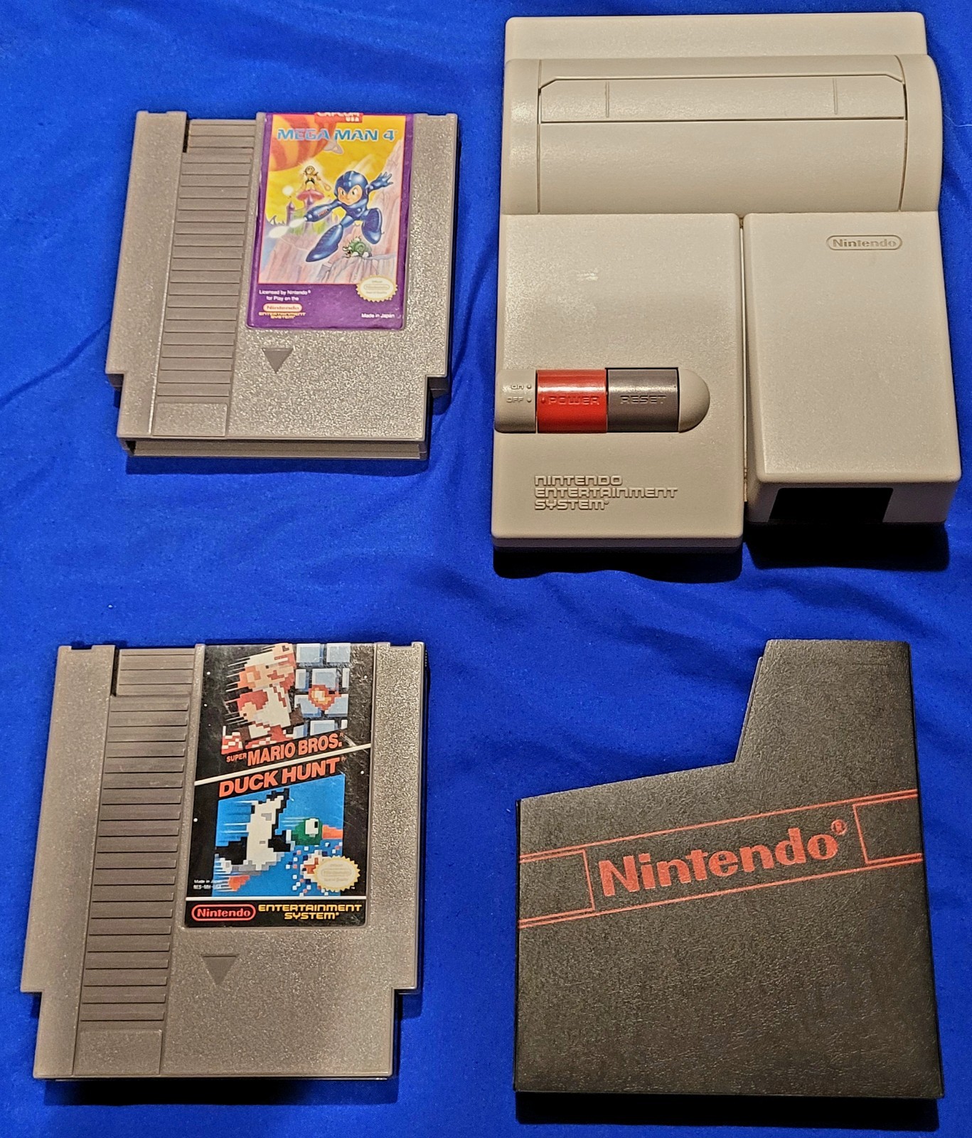 Nintendo Nes Top Loader Console Bundle 4 Games Two Controllers & One Zapper Gun