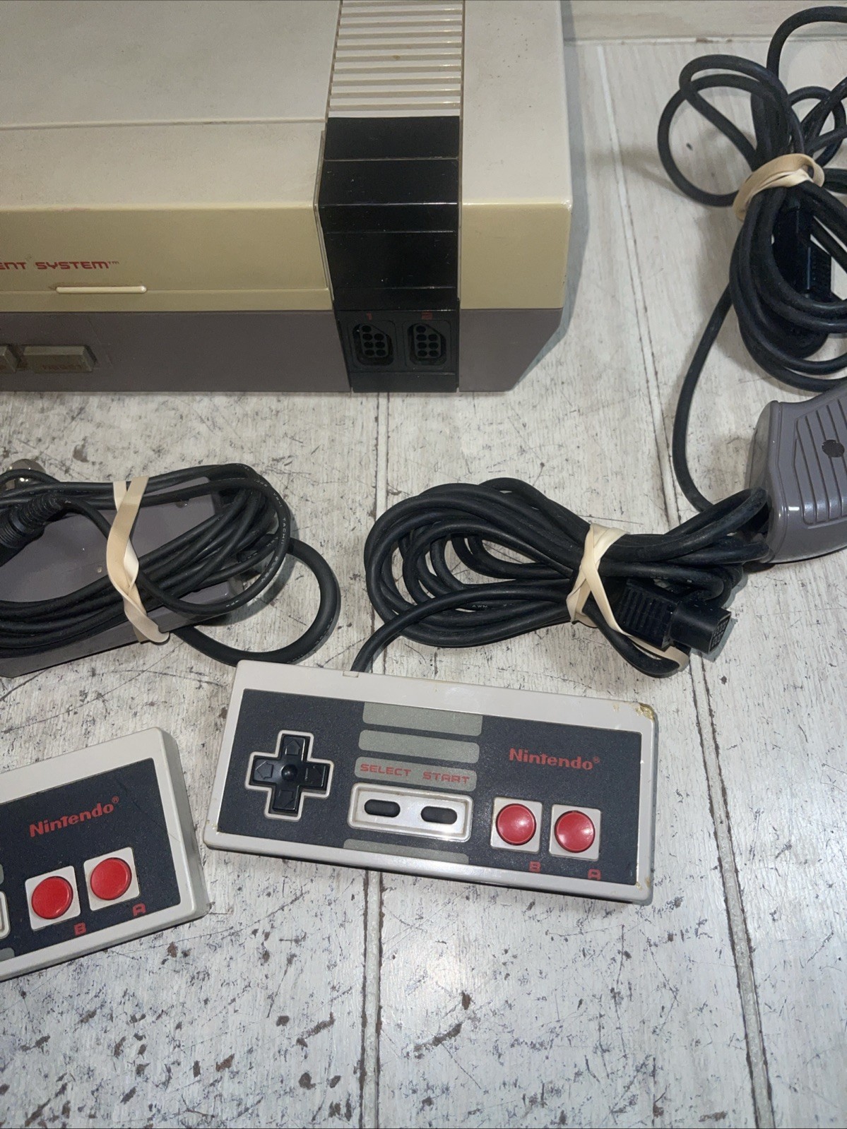 Original 1985 Nintendo NES-001 Console For Repair Blinking Red Light Controllers