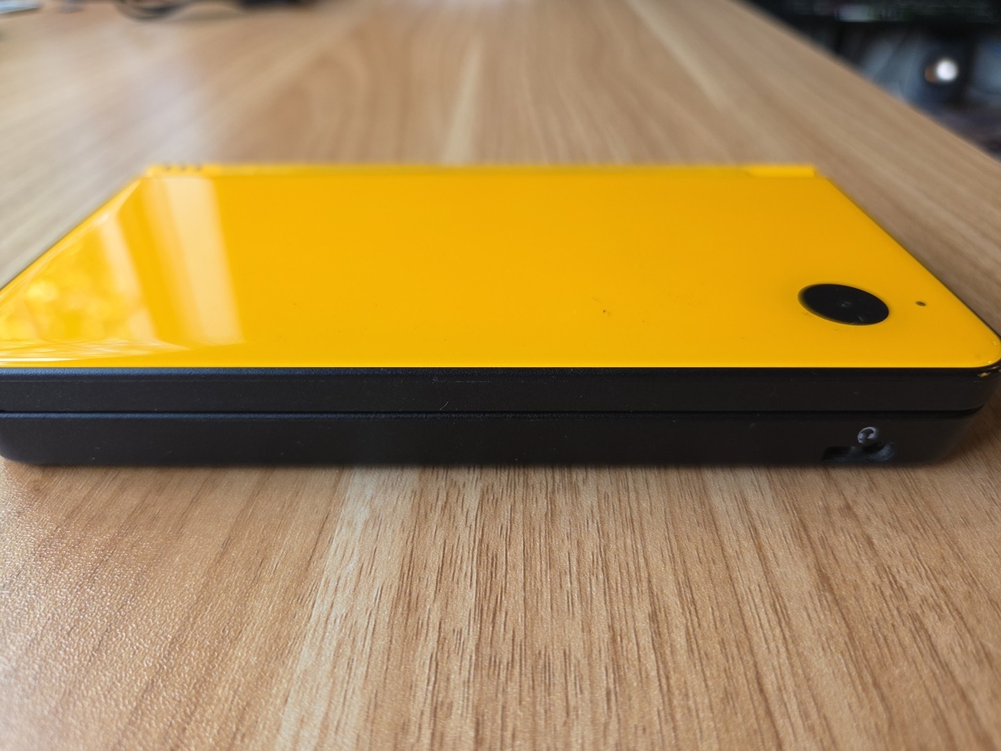 Nintendo DSi LL XL Yellow Console Japan W/charger US SELLER