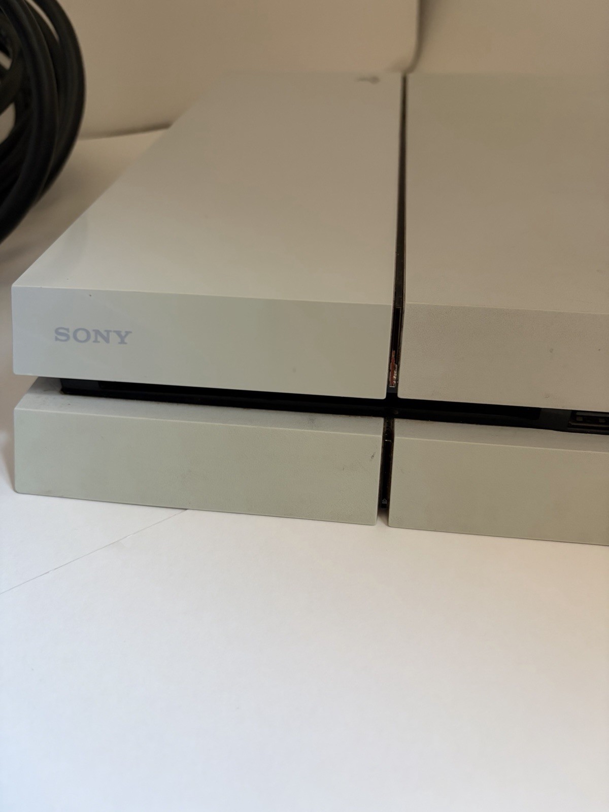 Sony PlayStation 4 PS4 White 500GB Console OEM Controllers Cords x7 Games Bundle