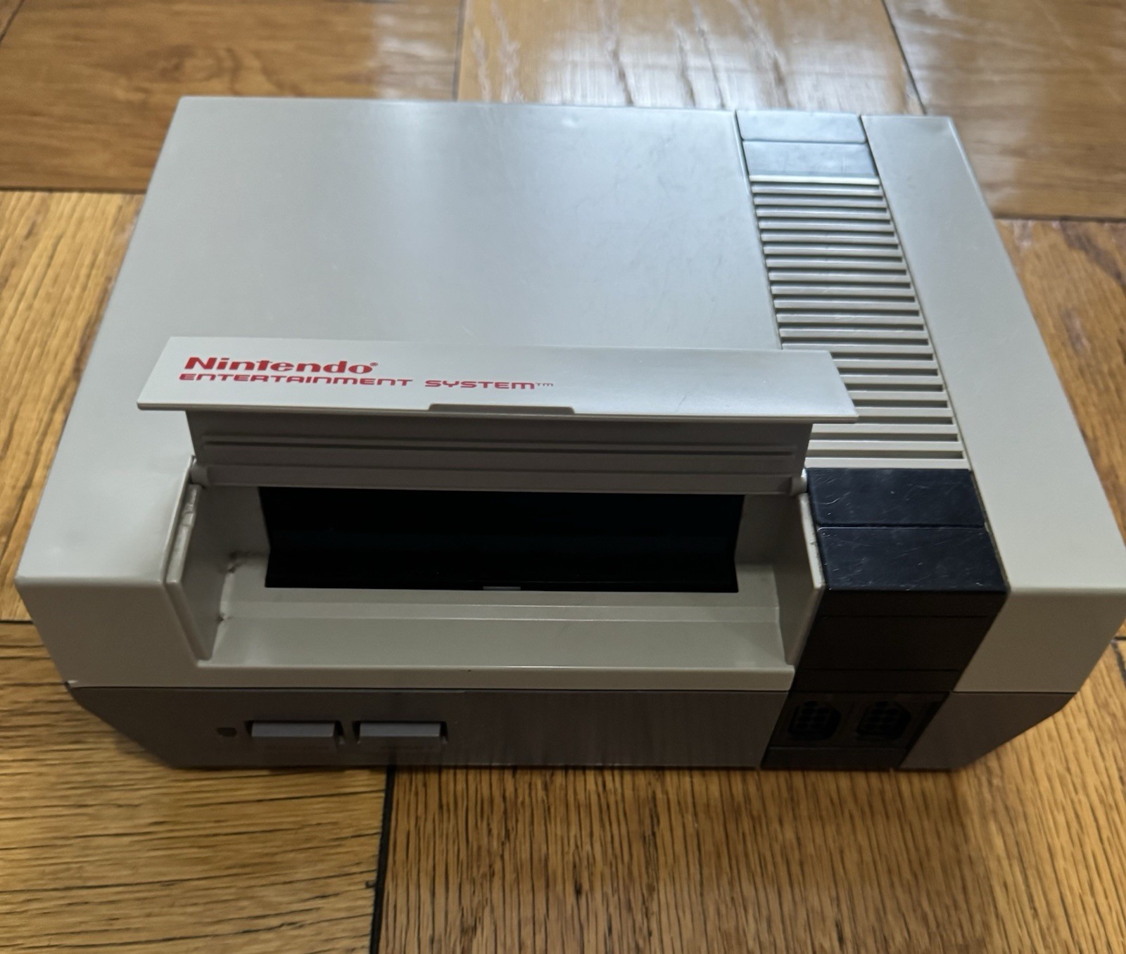 Vintage 1985 Nintendo Entertainment System NES Video Game Console NES-001 Extras