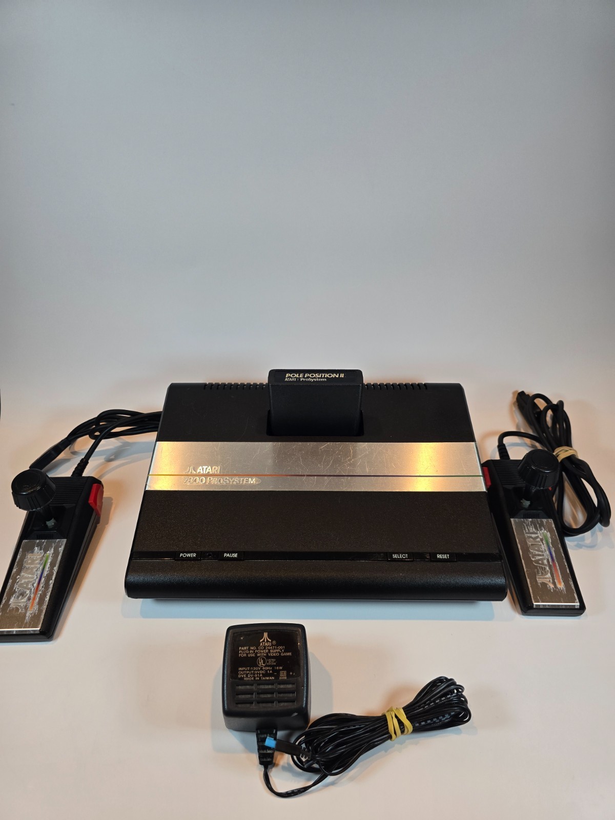 Atari 7800 Console w/Pole Position II, 2 Controls, PSU AT 8454245