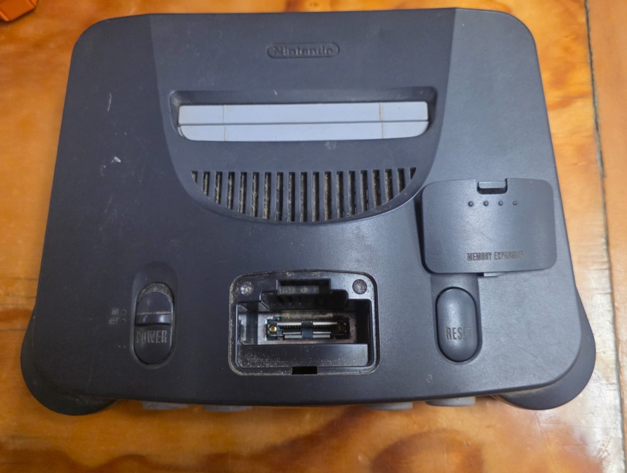 Nintendo 64 Console, Gray, FOR PARTS, TURNS ON BUT WILL NOT READ!