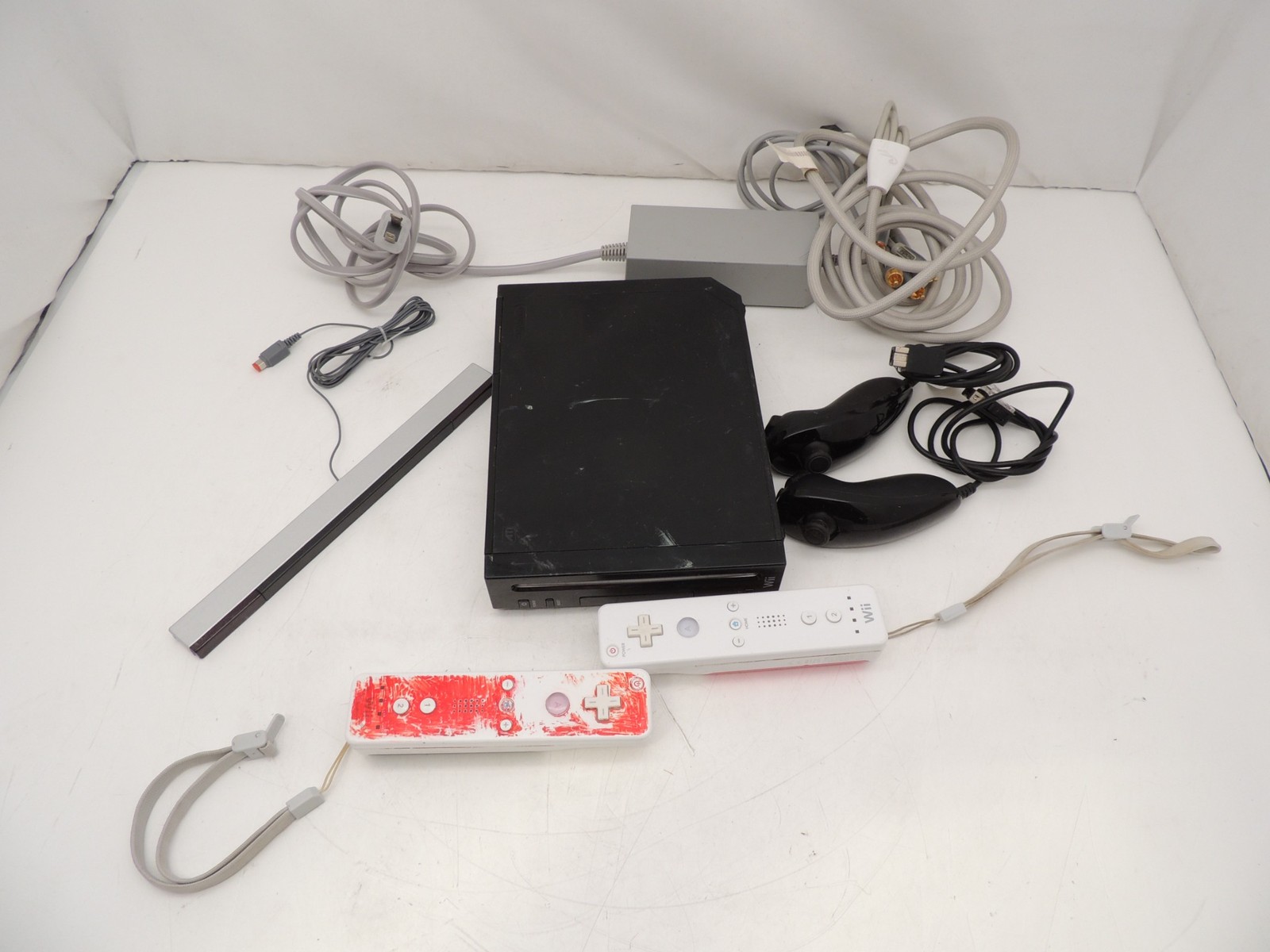 Nintendo Wii RVL-001 USA Black Game Console Bundle Tested