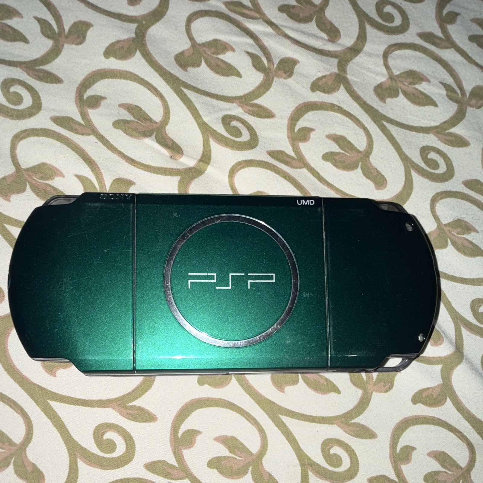 Sony PSP-2000 Green/Black Handheld System UMD Compatible Region Free