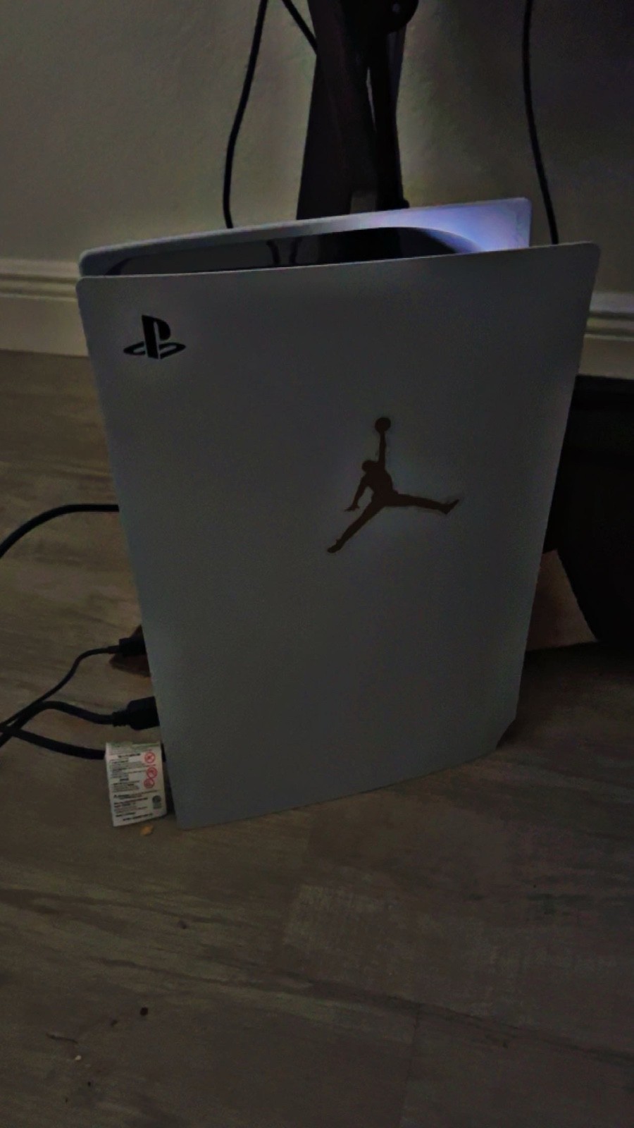 Sony PS5 Blu-Ray Edition Console – White comes with controller