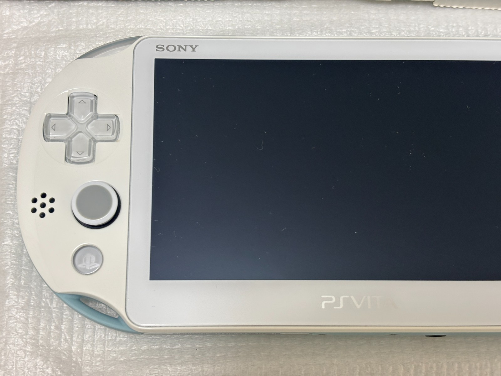 PS Vita SONY PlayStation Light Blue White PCH-2000 Console W/Charger Box