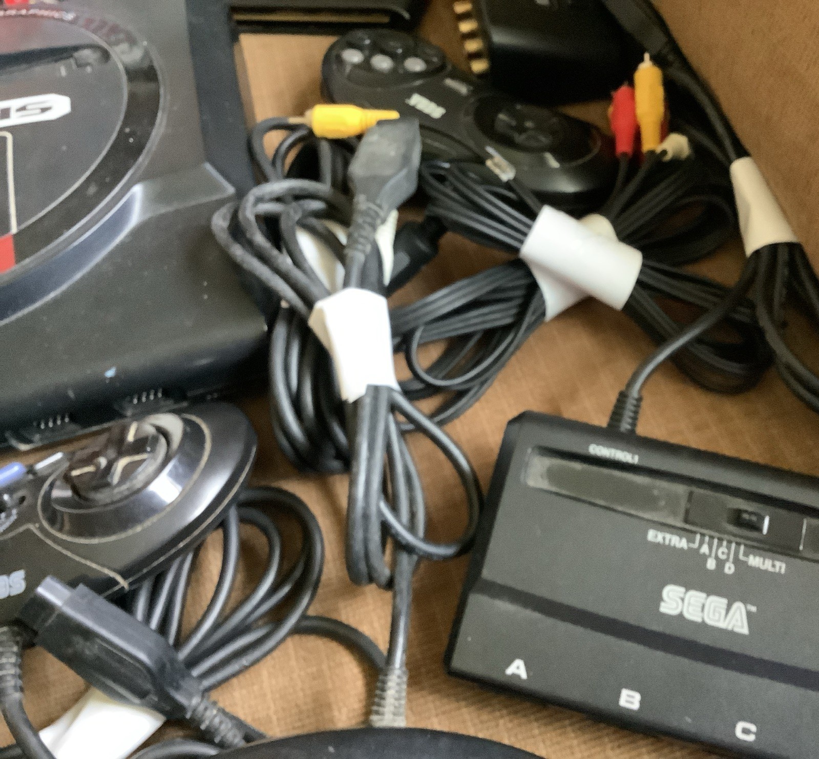 Sega Genesis Console Bundle Multitap 4 Controllers 9 Games AV Cables Switcher