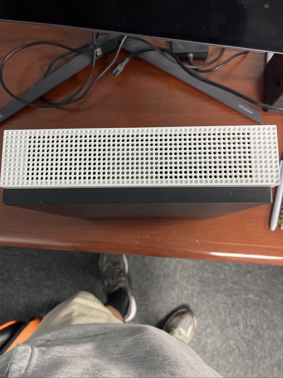 Microsoft Xbox One S – POWERS ON – Parts Only 4216