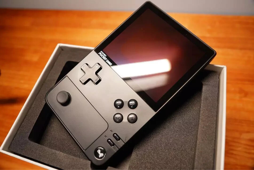 Ayaneo Pocket DMG Black 512GB 16gb Ram 3.9 inch oled android 13