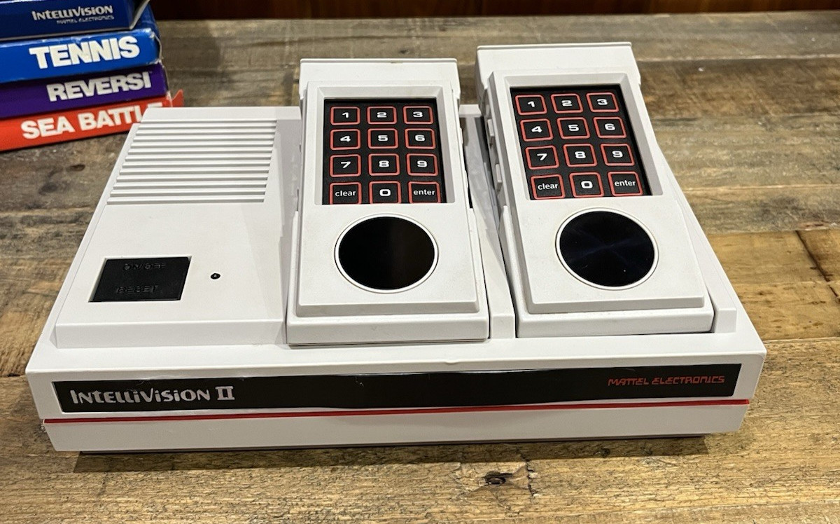 Vintage Mattell Intellivision II Console & 9 Games in boxes – TESTED & WORKS!