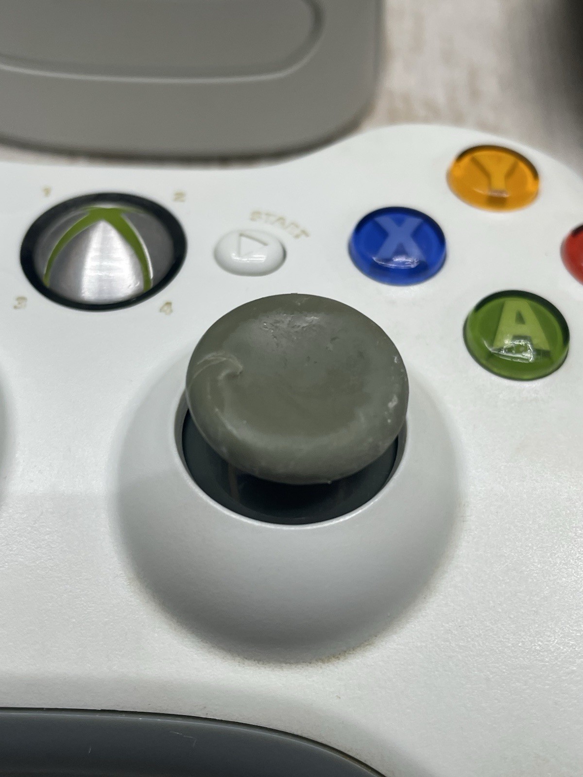 Xbox 360 White Console Bundle- Non-HDMI Model. Includes Controller & Cables.