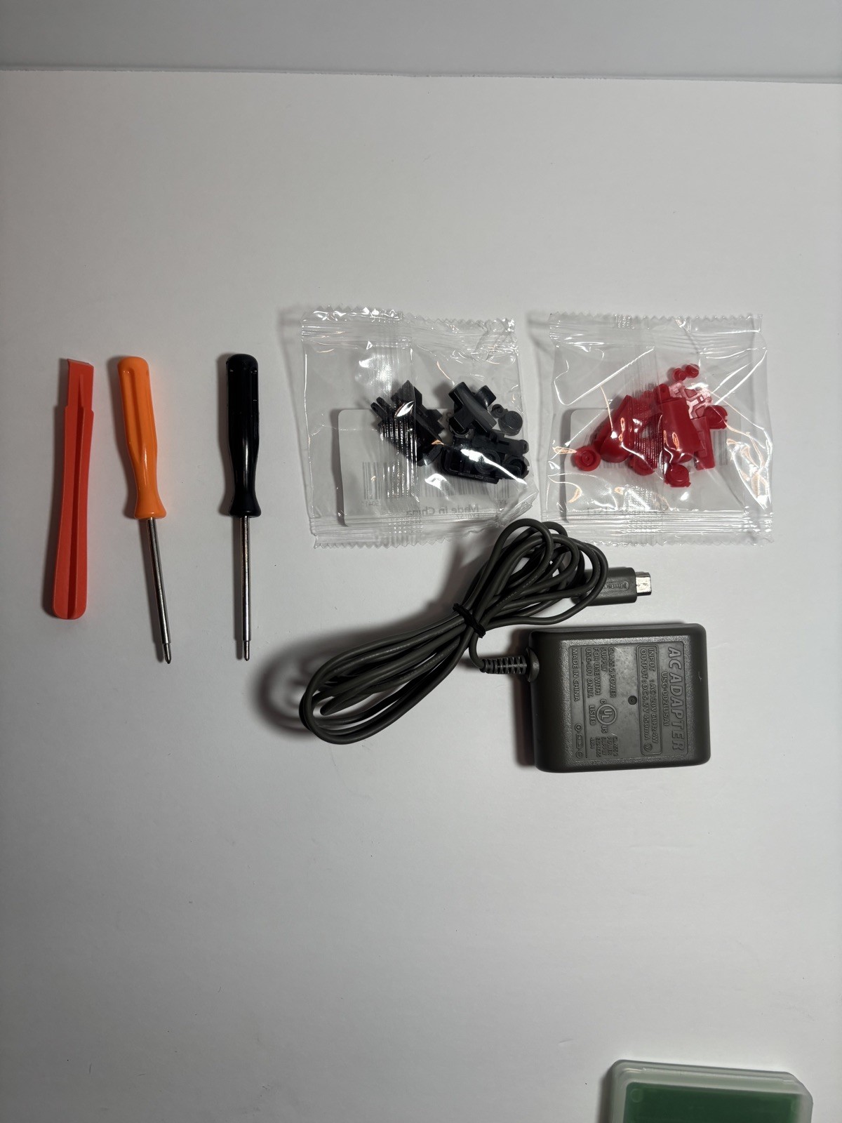 Nintendo DS Lite Pokedex With Charger and emerald